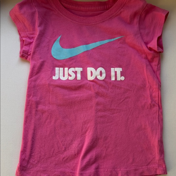 Nike girls 3T skirt and shirt outfit - Picture 4 of 8
